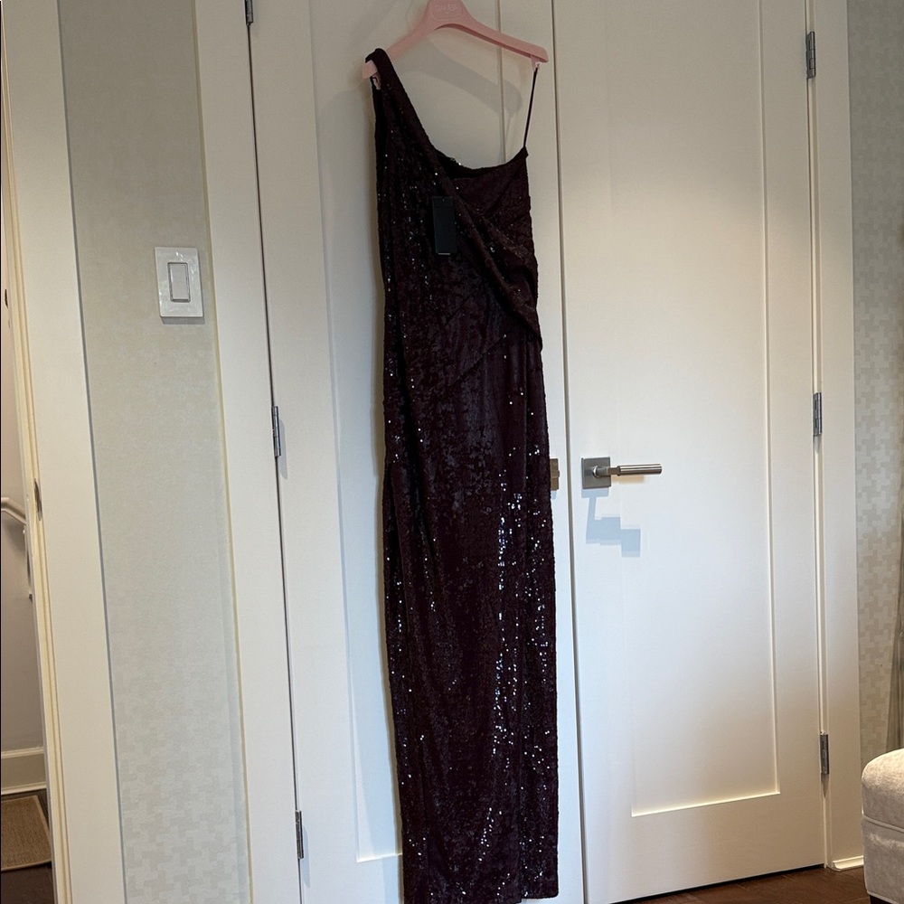 NWT Donna Karan Elegant stunning Sequin Evening Dress - Burgundy